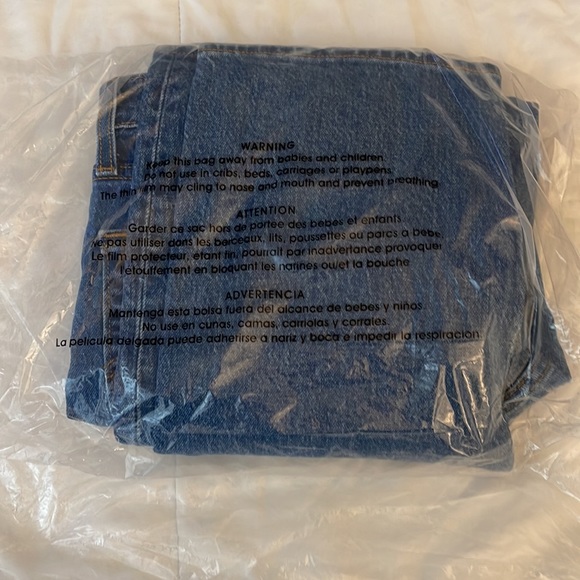 Brand New Levi’s wedgie straight jeans 27x28 - Picture 6 of 7